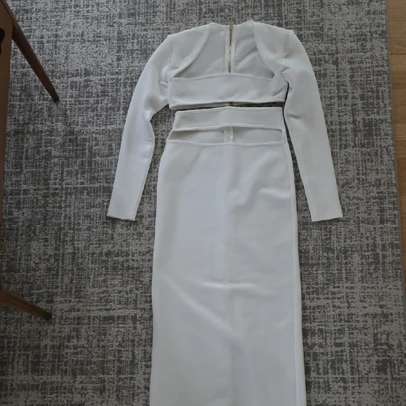 Long Cream Cutout Maxi Dress with Long Sleeves - Picture 2 of 4